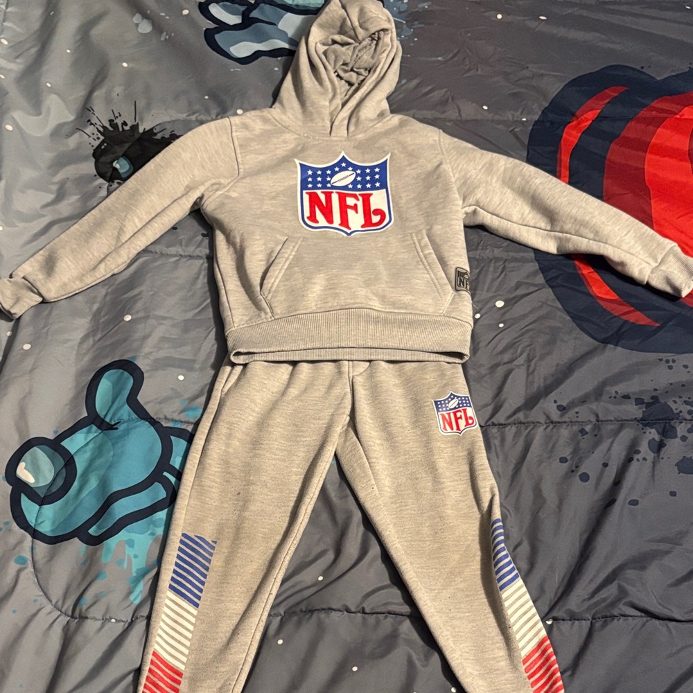 NFL Kids Gray Sweatpants and Hoodie Set
